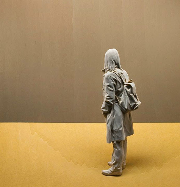 life-like-realistic-wooden-sculptures-peter-demetz-09
