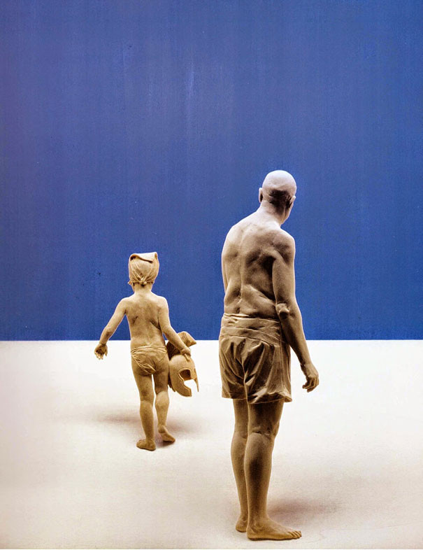 life-like-realistic-wooden-sculptures-peter-demetz-05